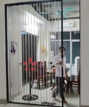 Cách thức hoạt động & Vận hành cửa nhựa trong suốt