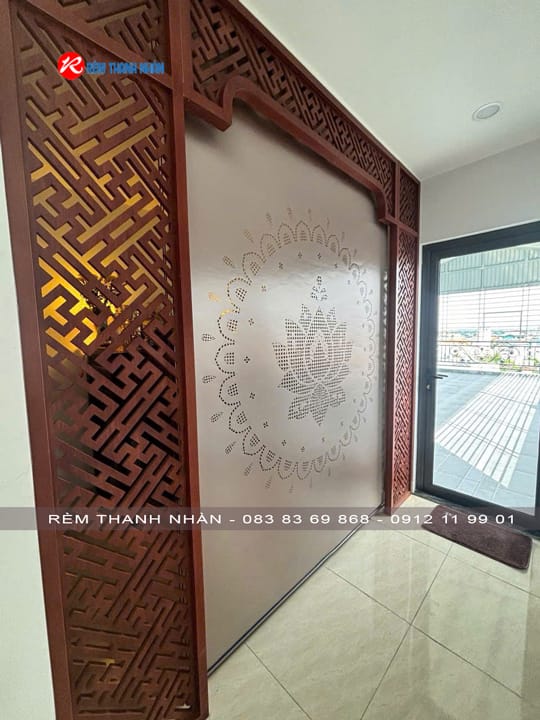 Mẫu rèm che bàn thờ khắc laser hoa sen LZ117 đẹp trang nghiêm