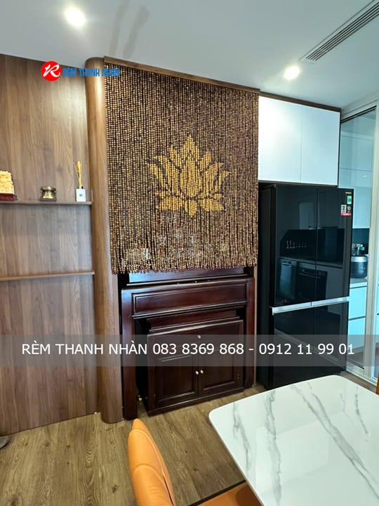 Giải pháp rèm hạt gỗ Bách Xanh Hoa Sen phối Pơ Mu, mật độ đan dày 60 dây/1m ngang
