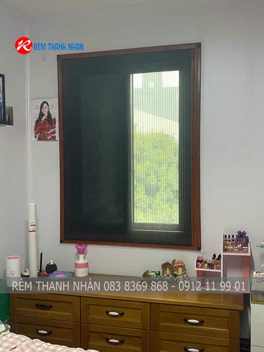 Cửa lưới chống muỗi dạng xếp Vessel-20A hệ 27 hai khung vân gỗ cho cửa sổ gỗ