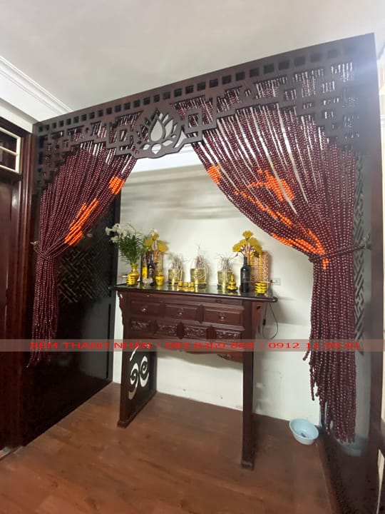 Có nên dùng rèm hạt gỗ Bồ Đề để che bàn thờ chung cư?