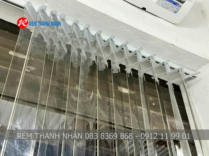 Rèm nhựa kéo xếp PVC ngăn lạnh giá rẻ - Thi công tại Hà Nội